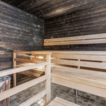 Taloyhtiön sauna asunnon vieressä