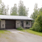 talousrakennus, jossa autotalli, huone, kph ja sauna