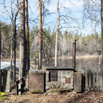 Grillipaikka mökin edessä