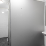 Useita erillisiä wc-tiloja