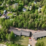 Ilmakuva. (keskimmäinen vasemmanpuoleinen talo)