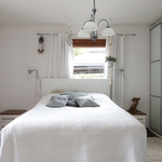 Alakerran makuuhuone