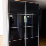 Eteisen liukuovikaapisto