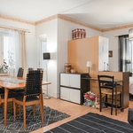 Yleiskuva 2 olohuoneesta 