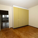 Makuuhuone 2 kaapistoseinä