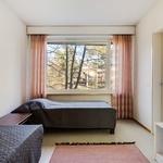 Makuuhuone jossa vaatehuone