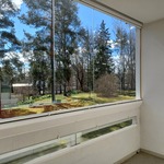 Parvekenäkymä sisäpihan puoleen