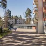 Yleiskuva yhtiön takapihalta