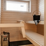 Löylyhuoneessa ikkuna
