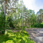 Yleiskuva taloyhtiön pihalta