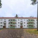 Julkisivu parvekkeiden puolelta