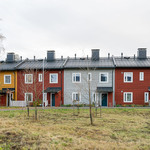 Julkisivu Leirikujan puolella