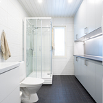 Kylpyhuone/kodinhoitotila