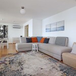 Erittäin tilava olohuone