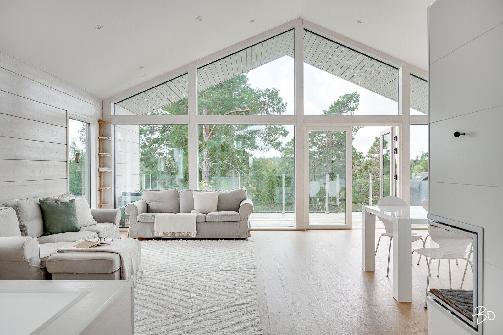 Lounatuuli 16 - kuva 1