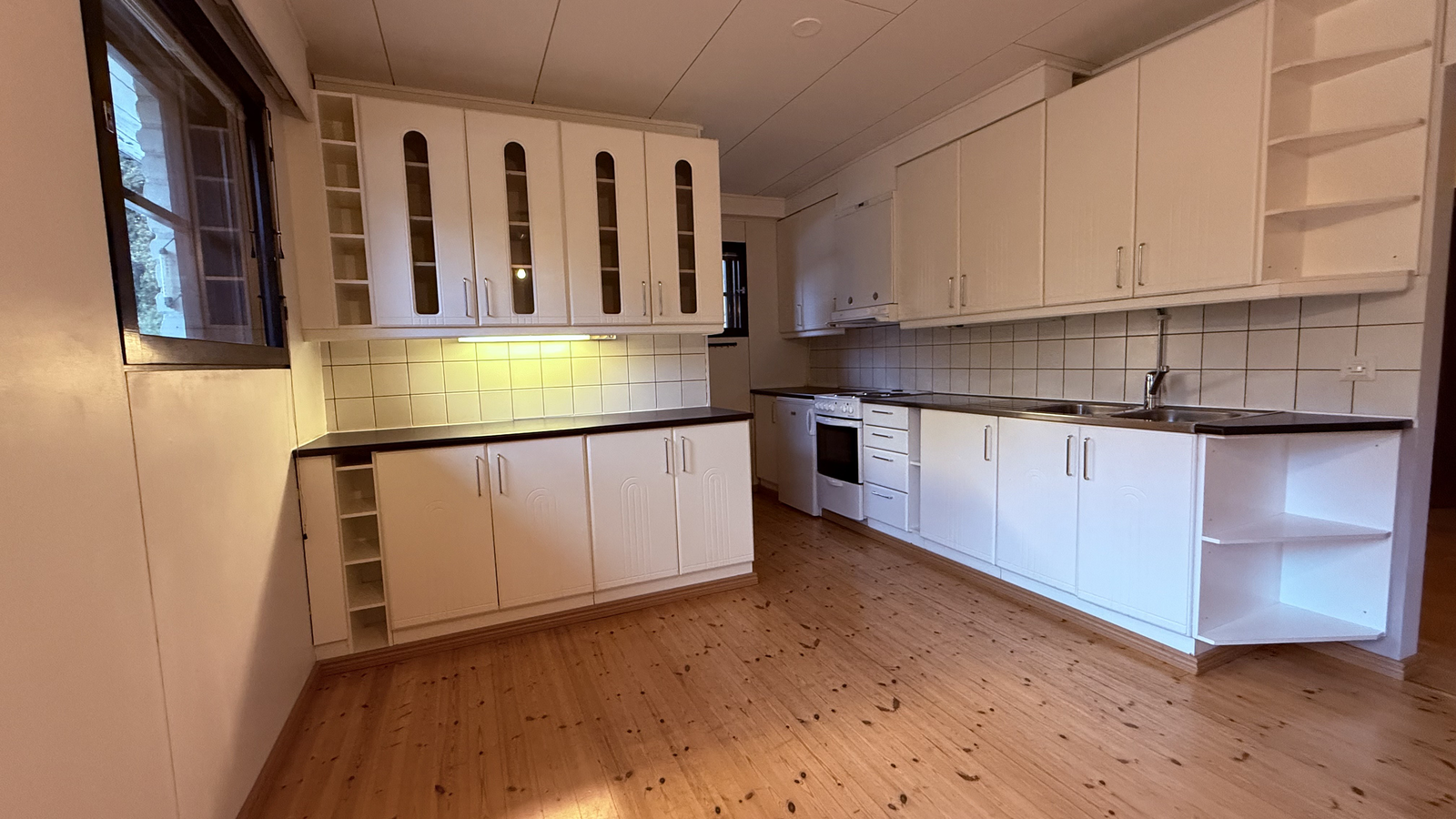 Keittiö ja ruokailutila