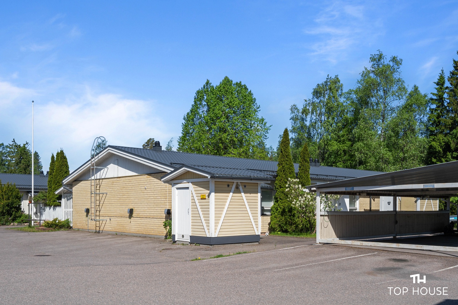 näkymää yhtiön piha-alueelta
