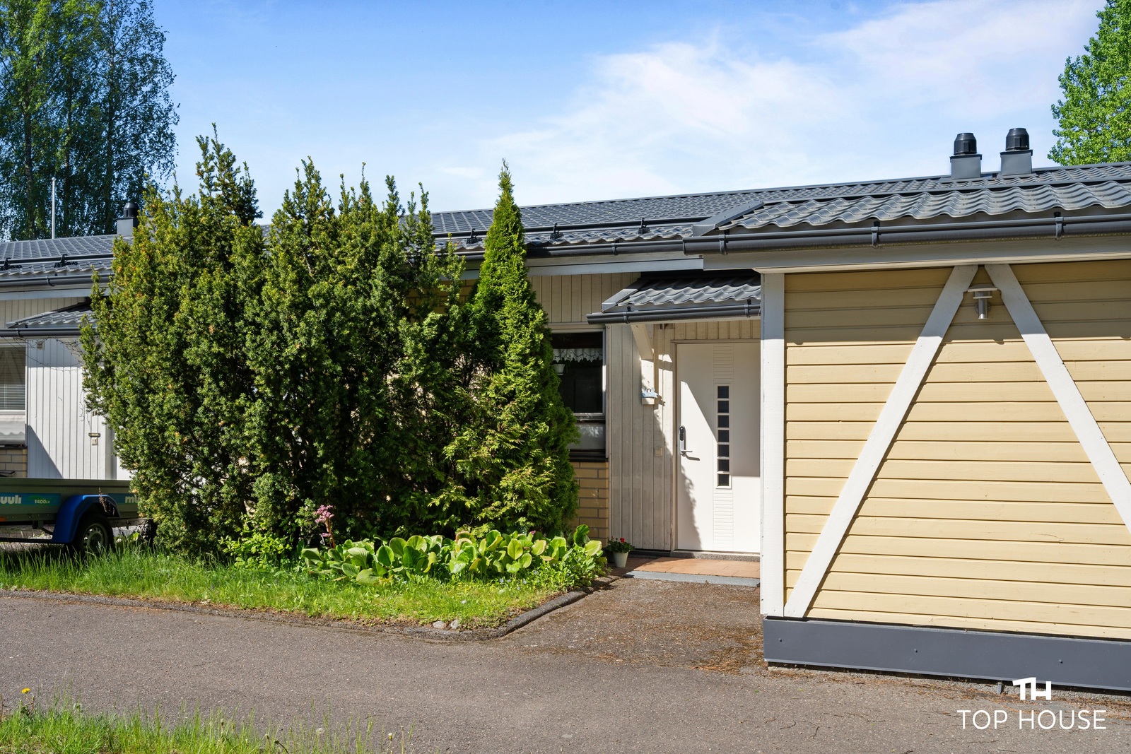 Julkisivu siäänkäynti