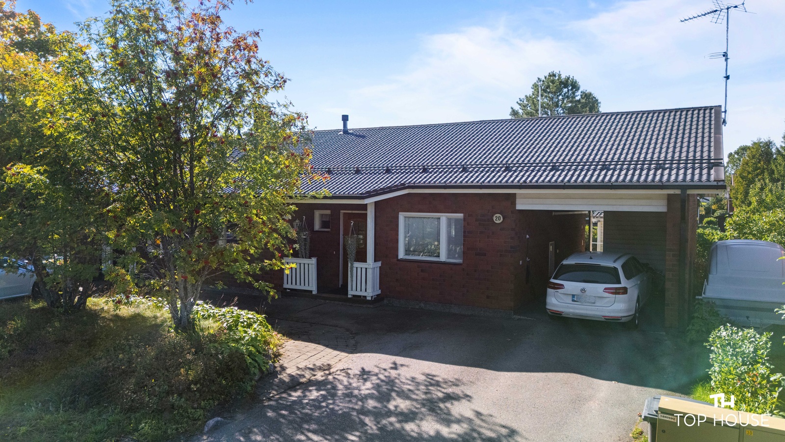 Julkisivu 