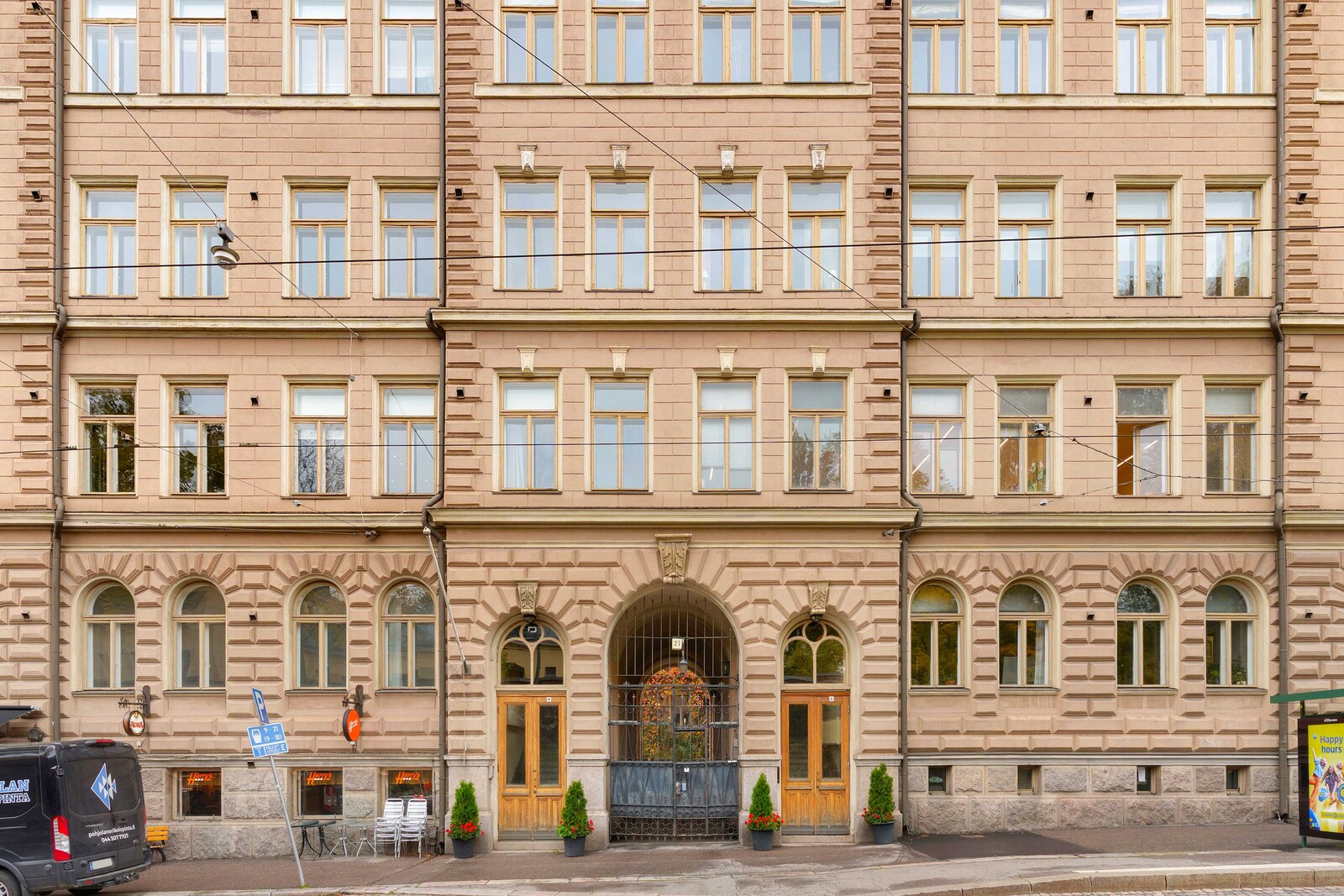 Julkisivu 3