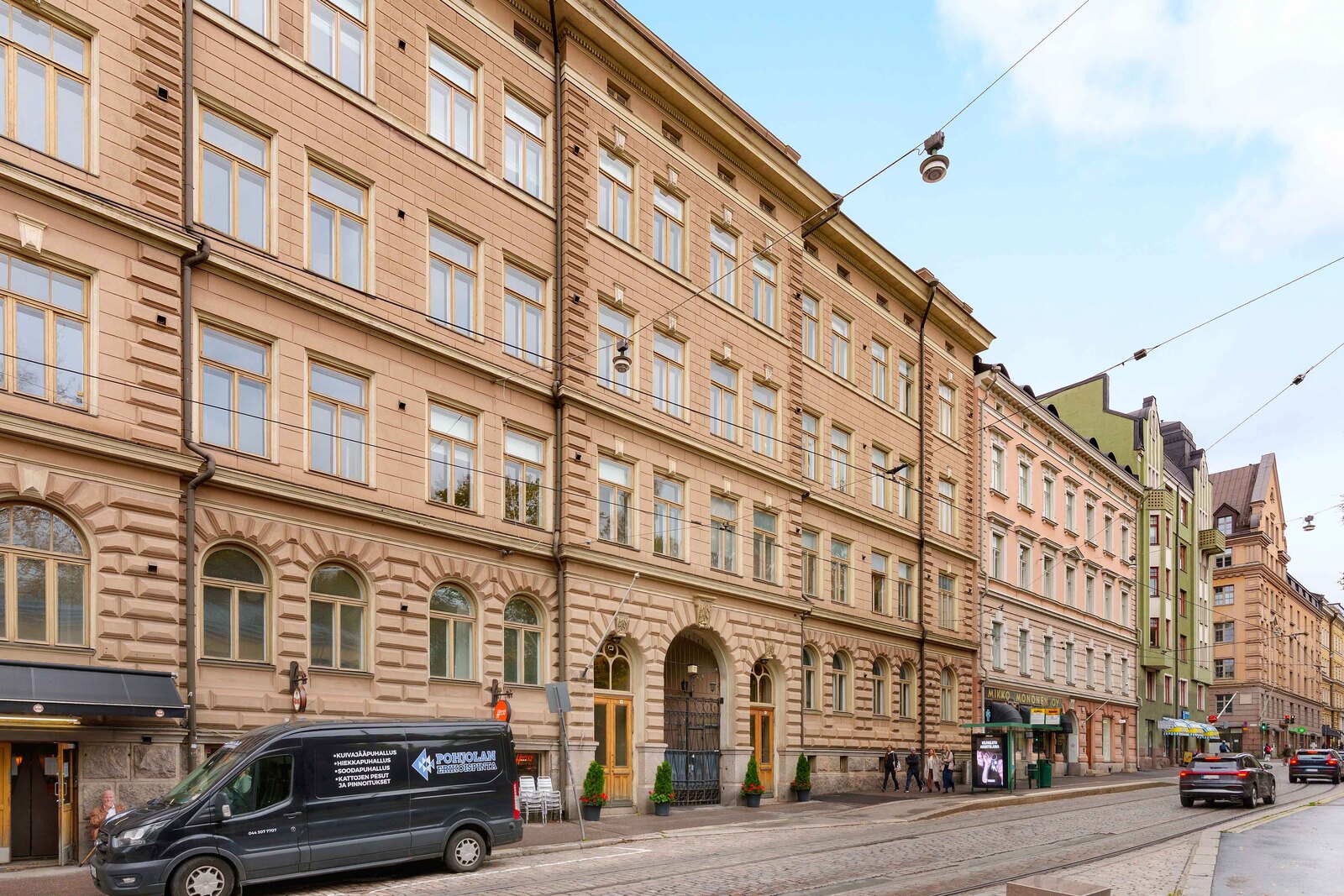 Julkisivu 