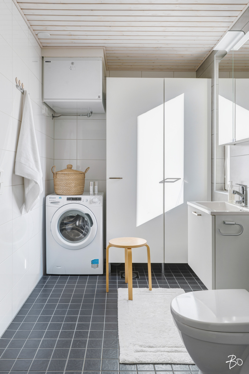 Neitoperhosentie 9 - kuva 17