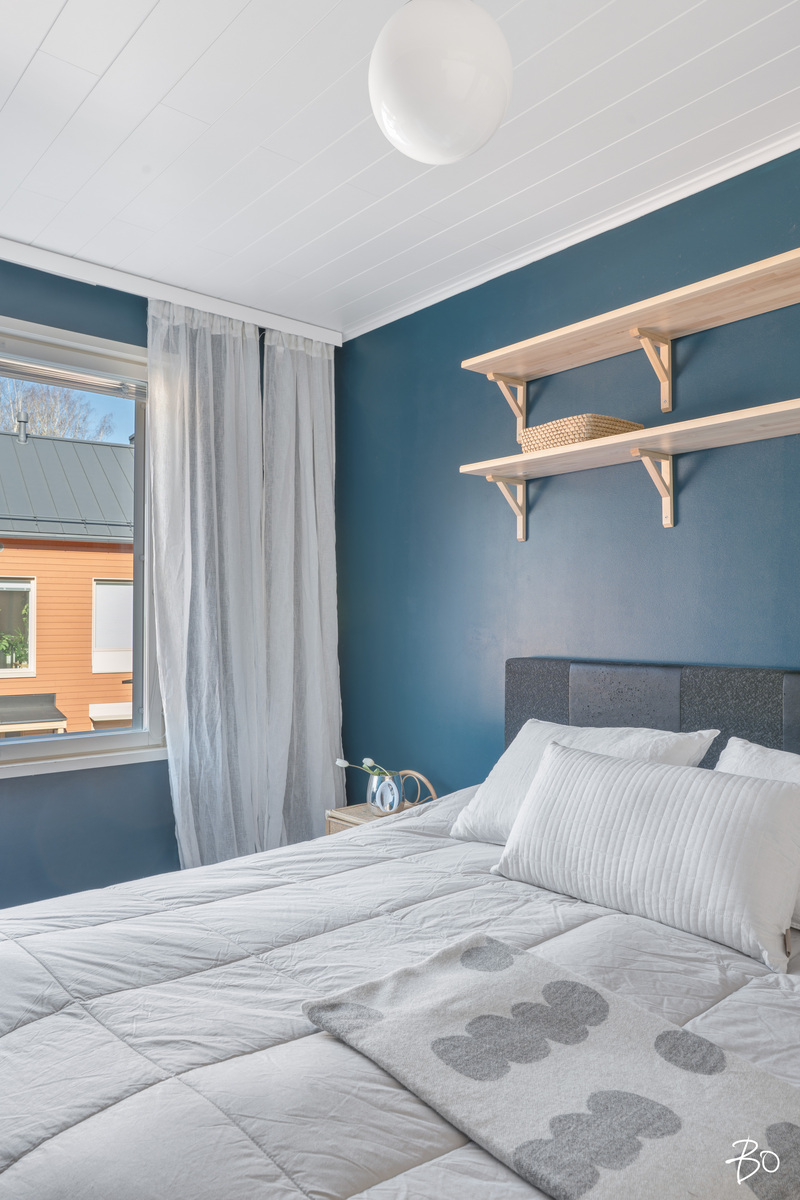 Neitoperhosentie 9 - kuva 15