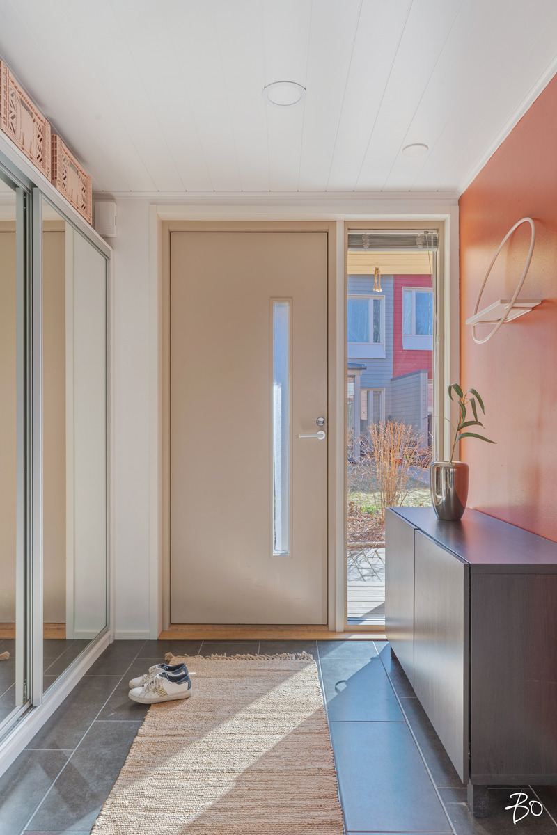 Neitoperhosentie 9 - kuva 10