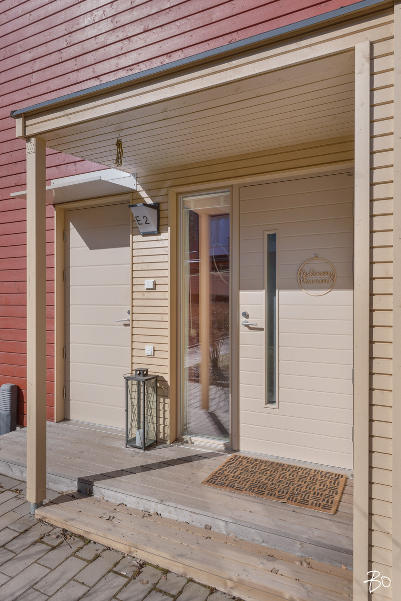 Neitoperhosentie 9 - kuva 19