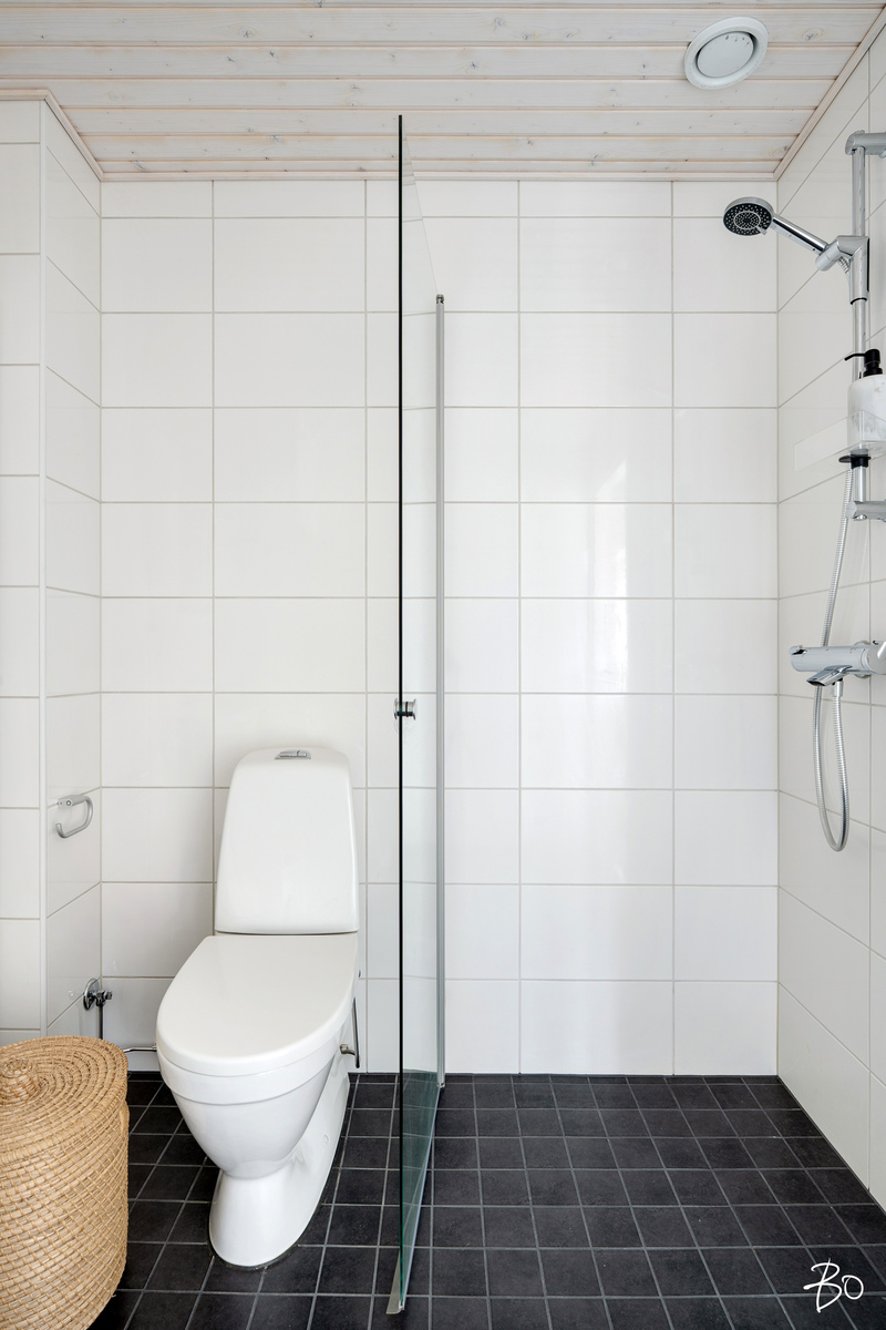 Neitoperhosentie 7 - bild 20