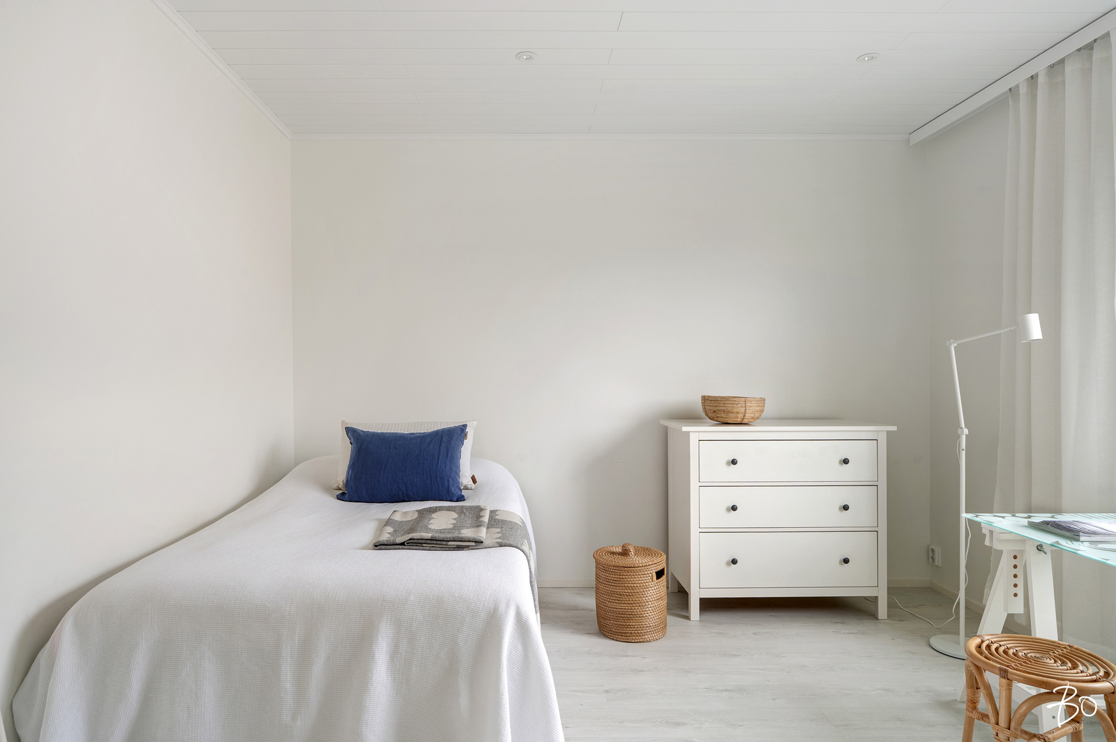 Neitoperhosentie 7 - bild 12