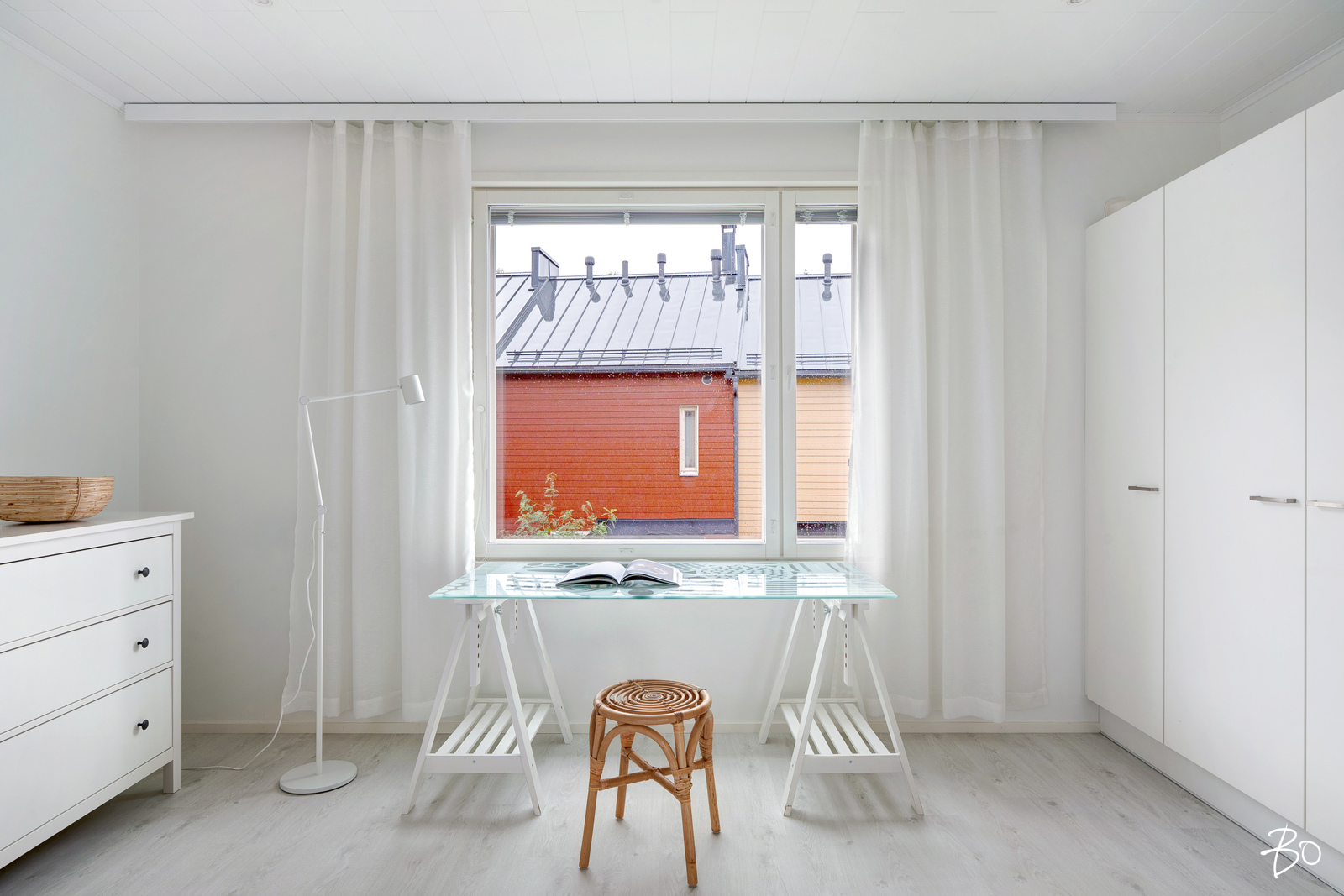 Neitoperhosentie 7 - bild 13