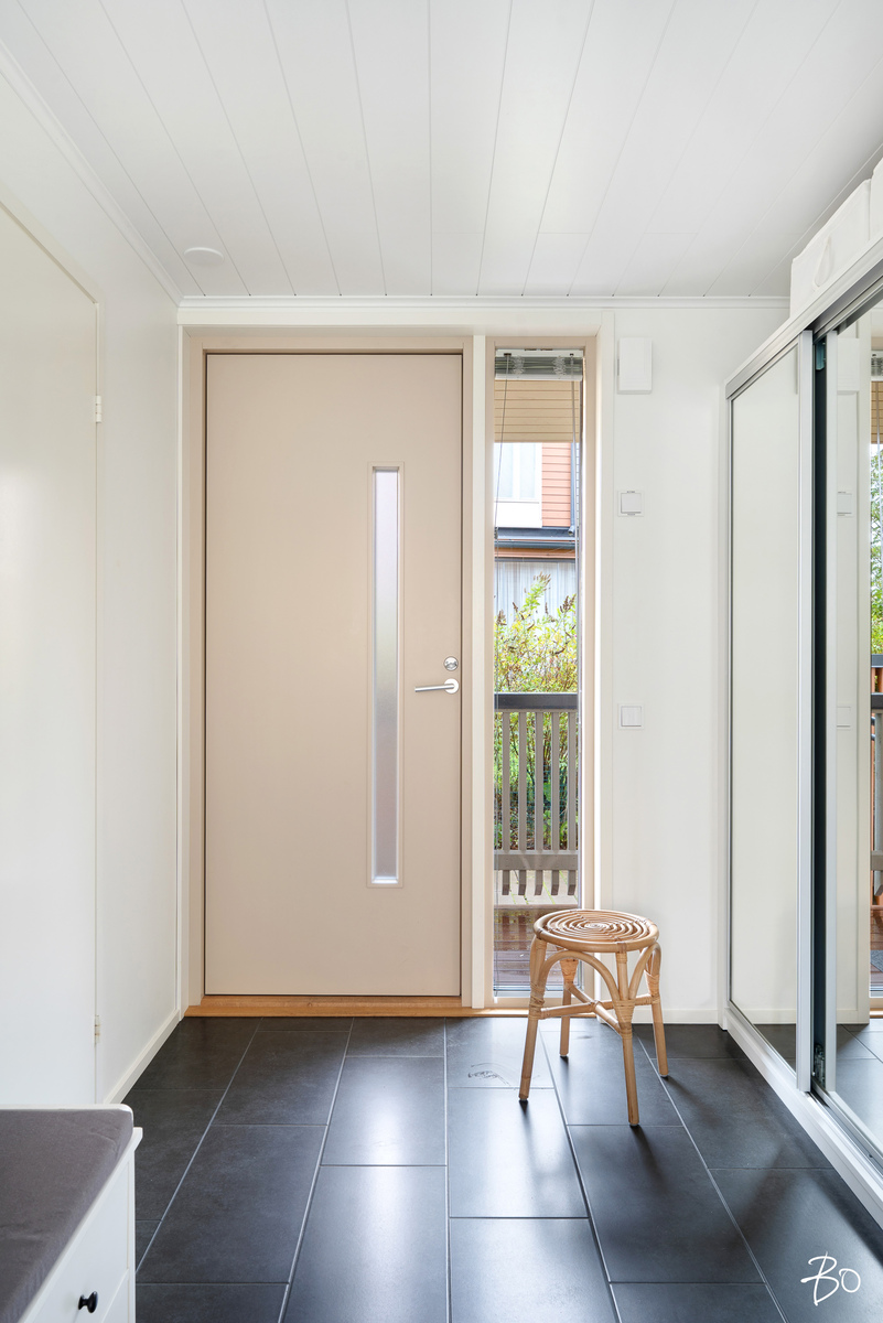 Neitoperhosentie 7 - bild 21