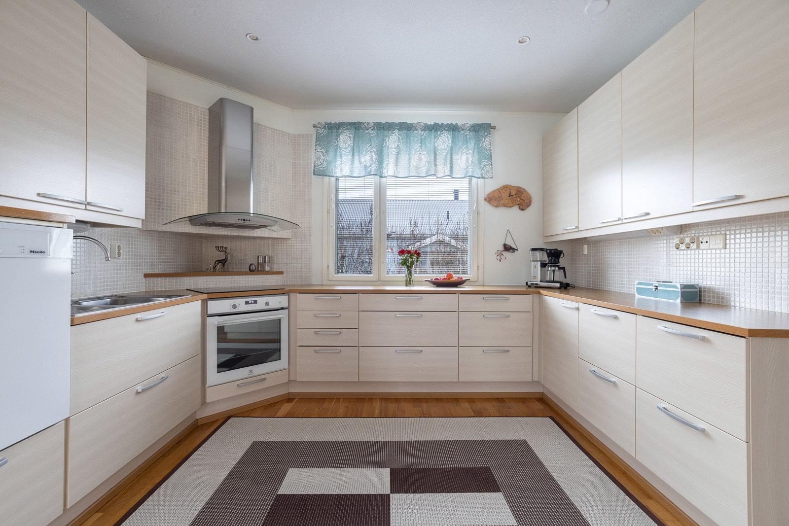 Ruusunpunantie 3 - kuva 3