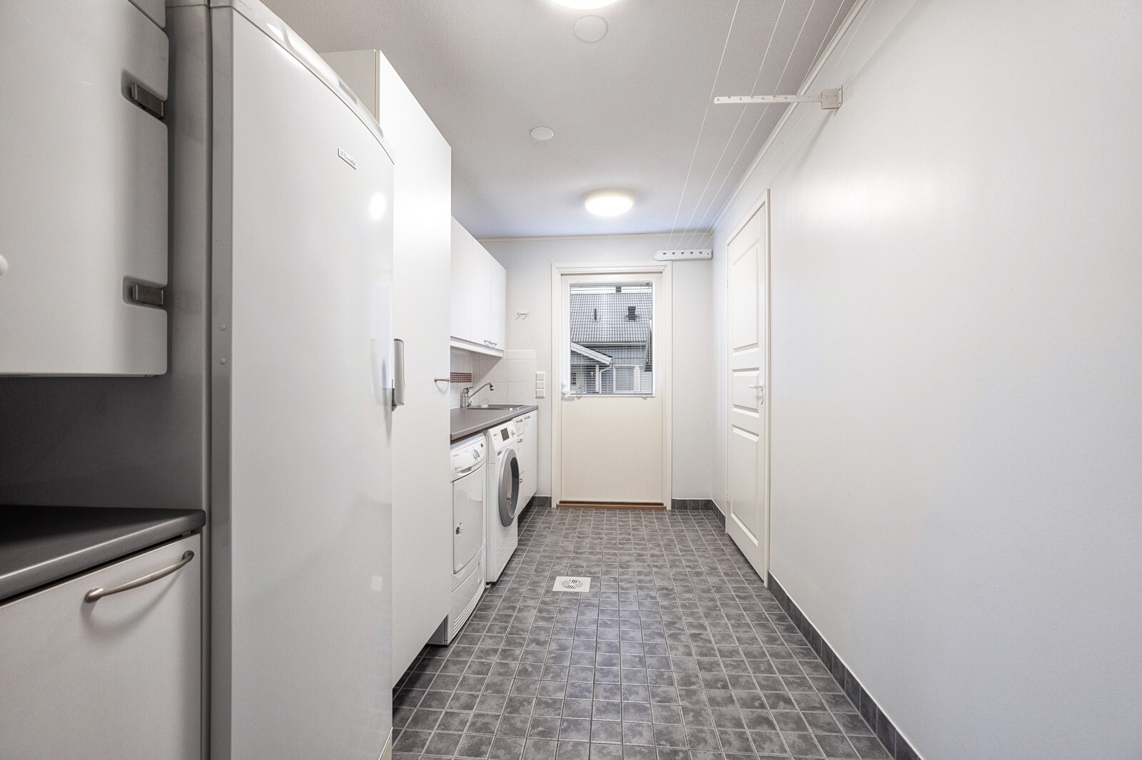 Ruusunpunantie 3 - kuva 19