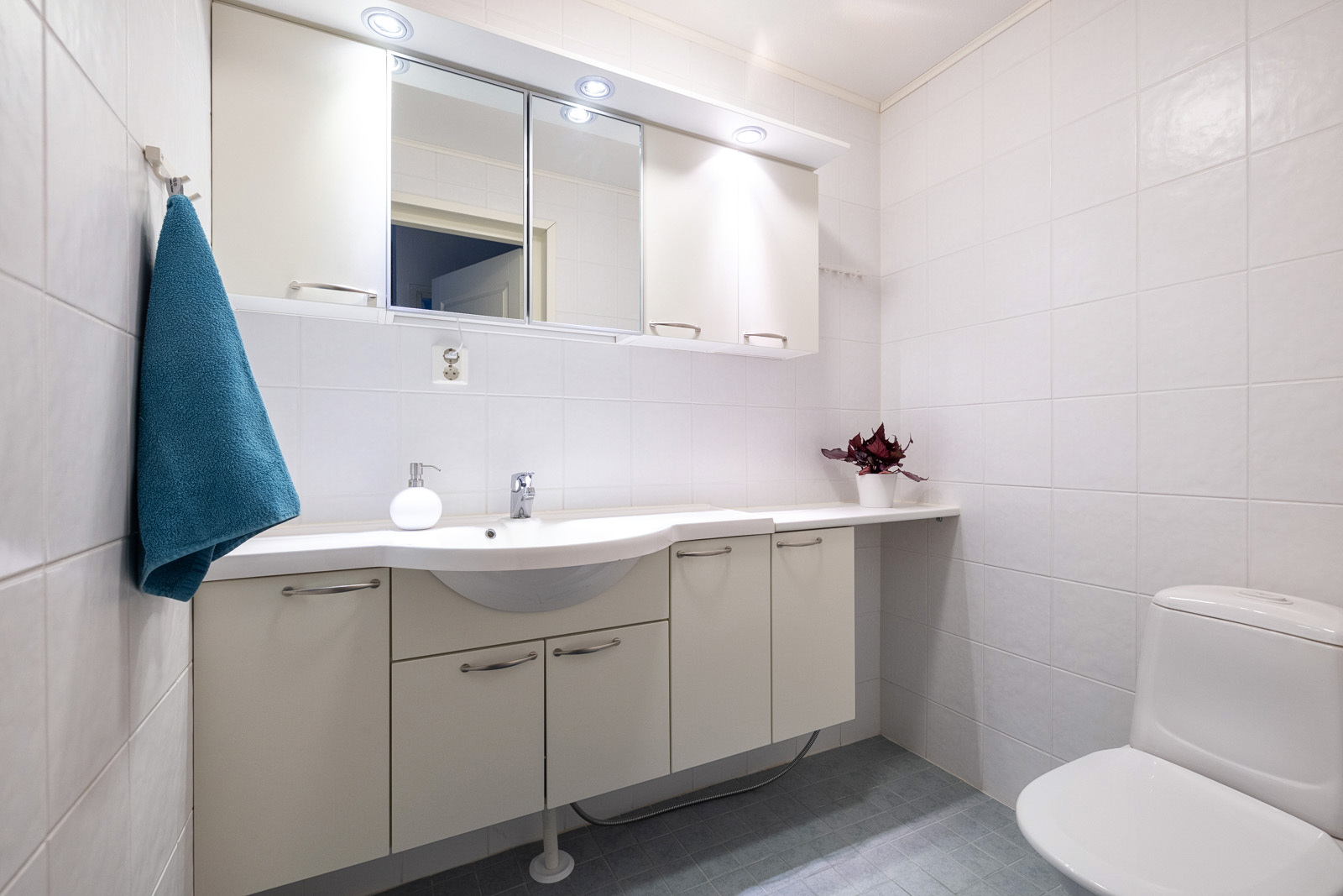 Ruusunpunantie 3 - kuva 18