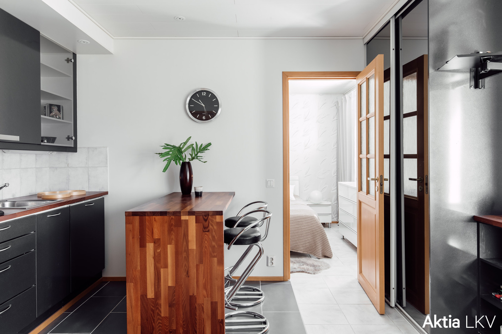 alakerran "yksiö" kk/oh