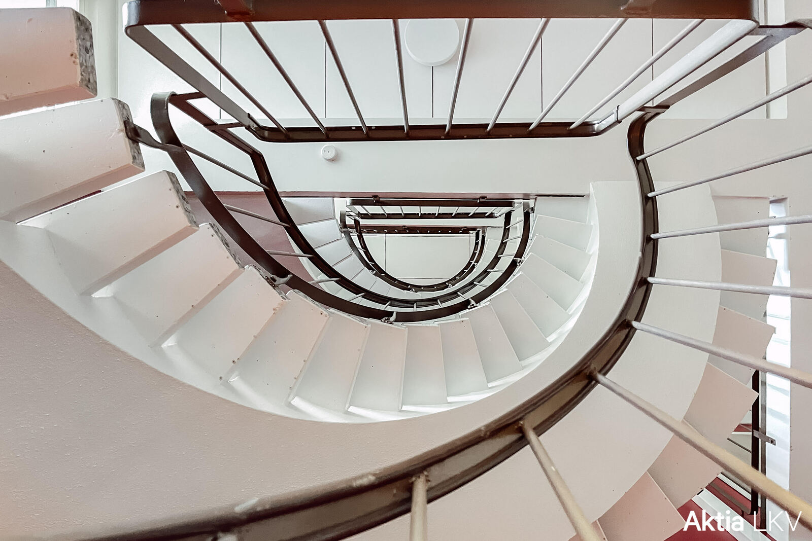 Tyylikkäät porraskäytävät