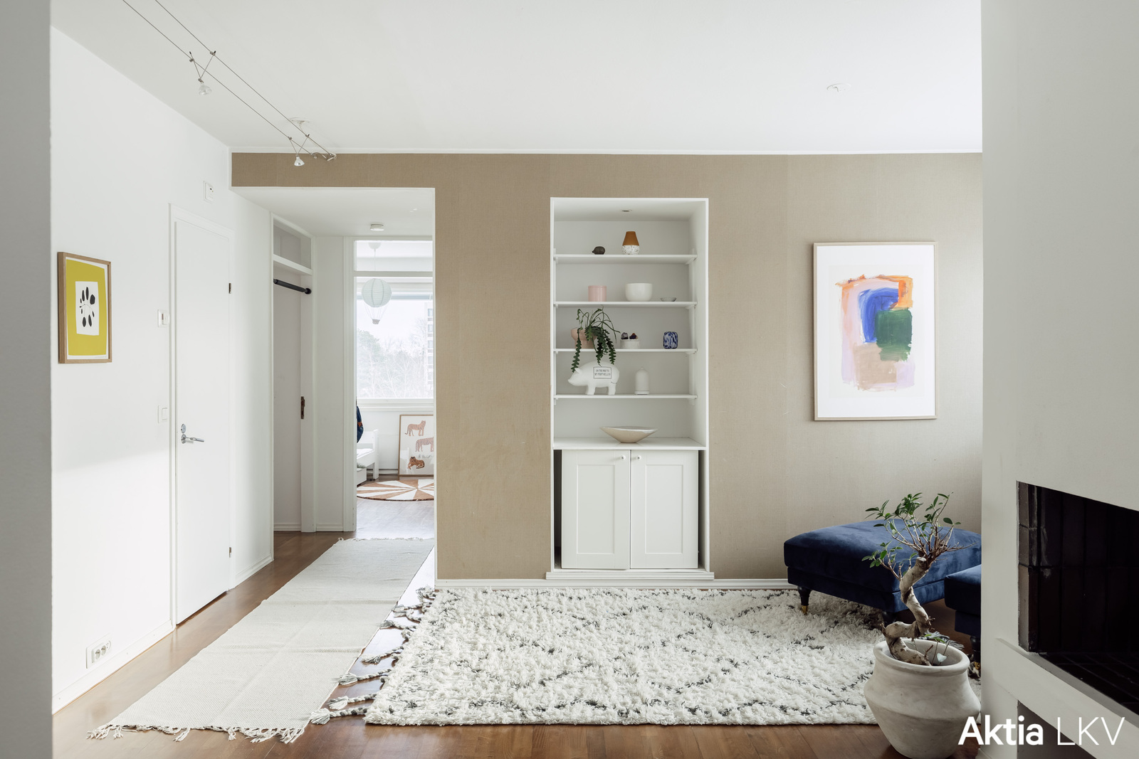 Olohuoneen jatkeena toimiva tila, ollut huone