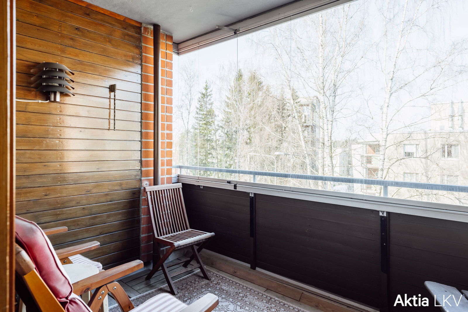 iso lasitettu parveke