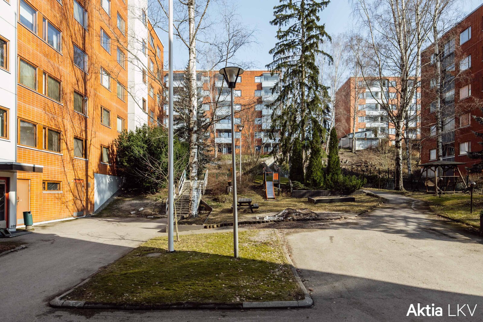 taloyhtiön sisäpiha