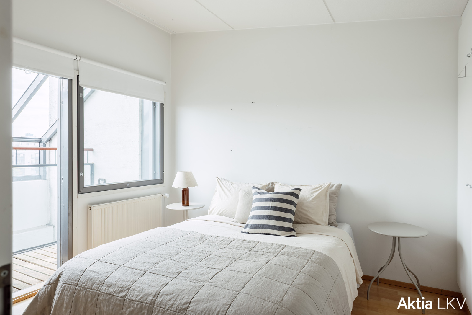 Päämakuuhuone ja parveke