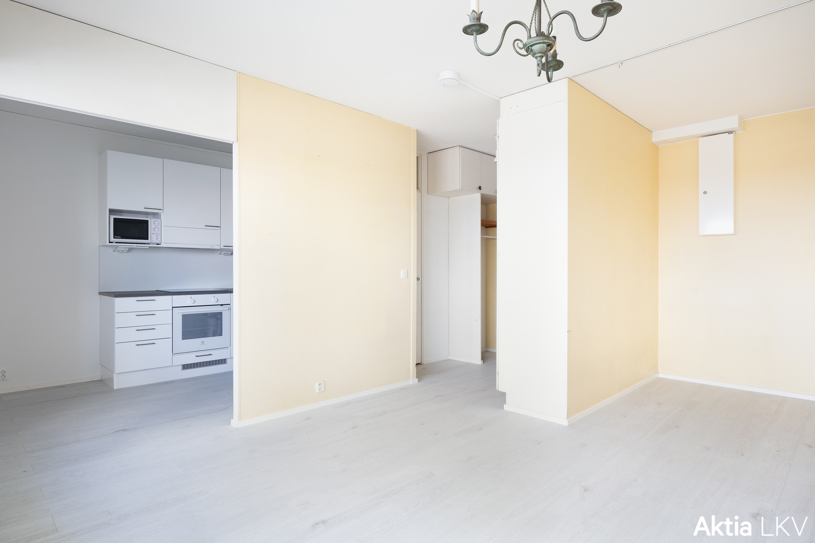 Makuualkovi lev 200 cm x syvyys 212 cm