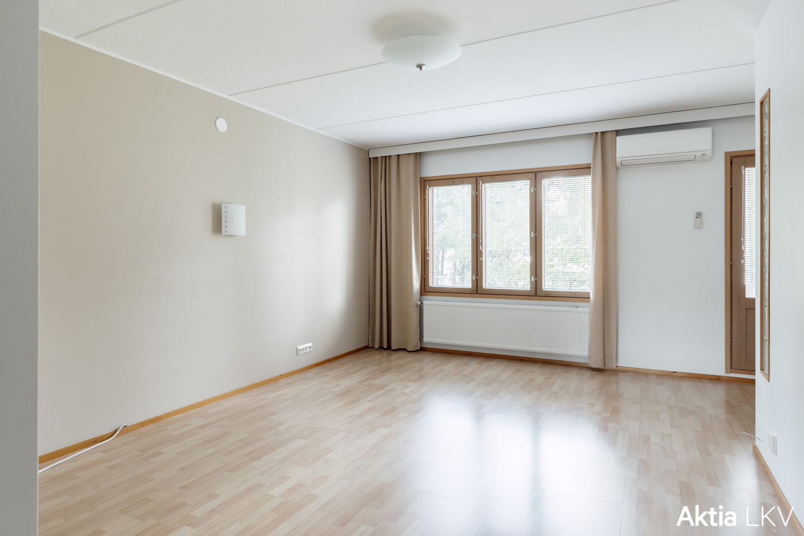 olohuone (ilman digistailausta)