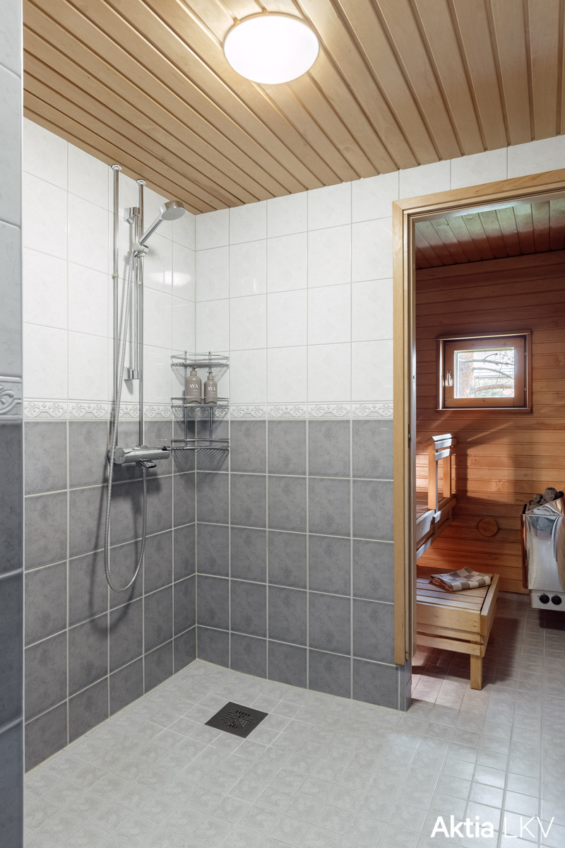 kylpyhuone + sauna