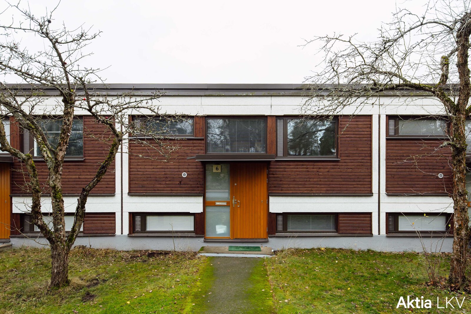 Kadun puoleinen julkisivu