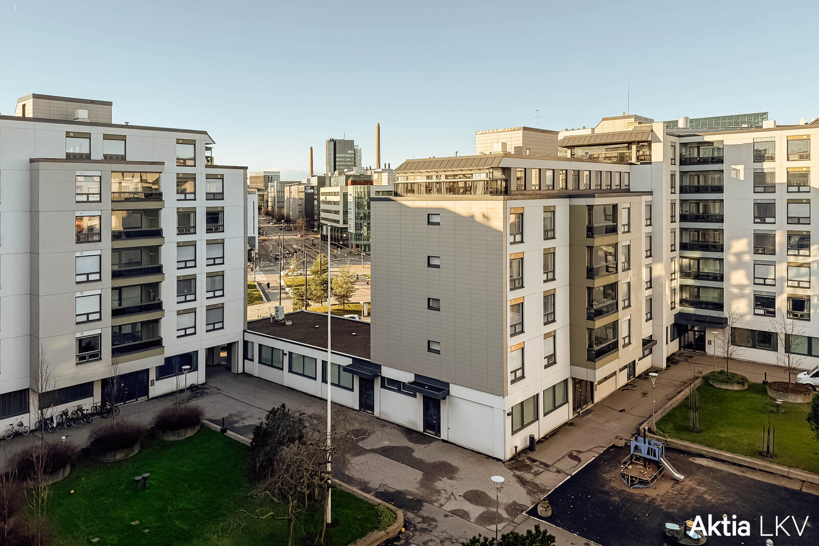 Maisema Ruoholahden toimistotalojen suuntaan