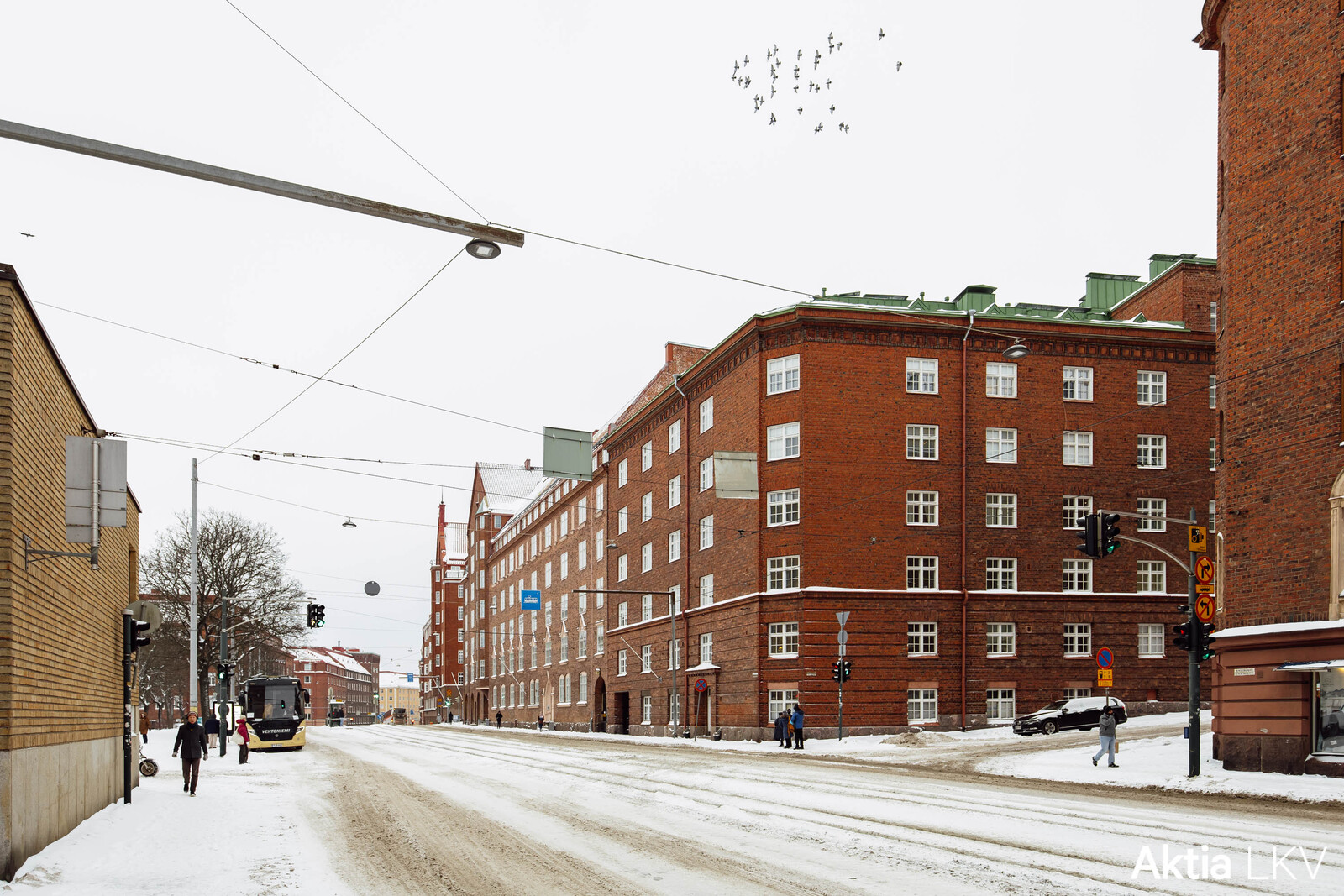Lutherinkadun ja Runeberginkadun kulmatalon ullakkoasunto