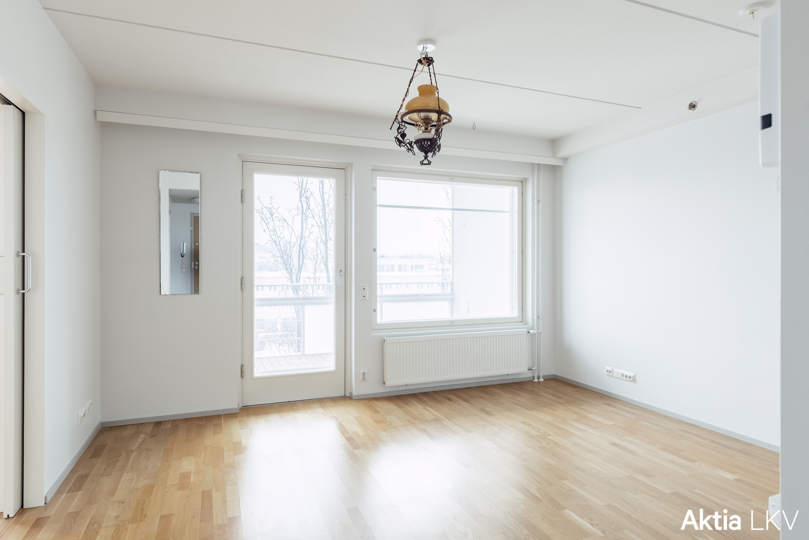 olohuoneesta pääsy parvekkeelle