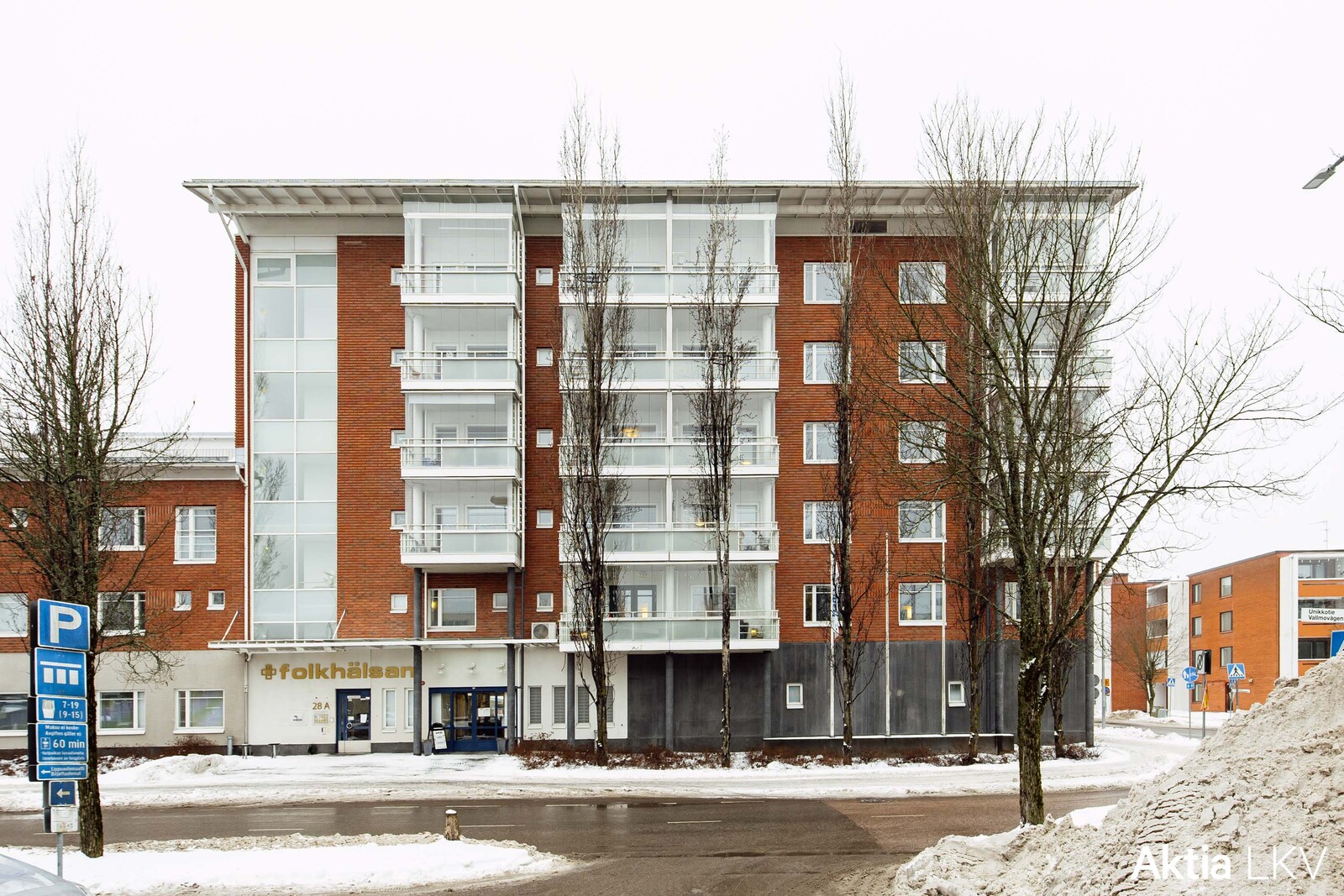 Idän puoleinen julkisivu